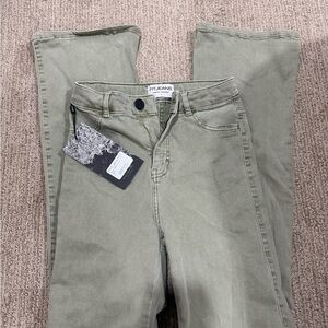 FITJEANS Women's Olive Straight Leg Jeans